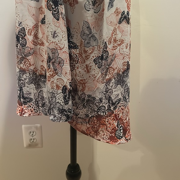 Georgette Hi-Low Short Sleeve Blouse - Picture 5 of 9